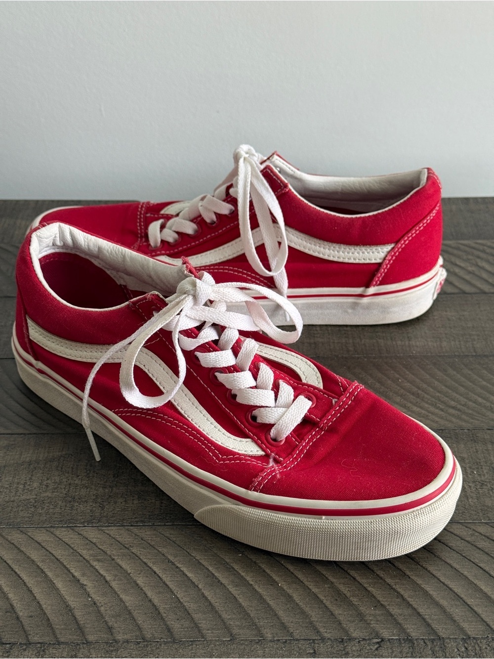 Vans Red Old Skool Skater Sneakers Unisex Men Size 7.5 Women Size 9